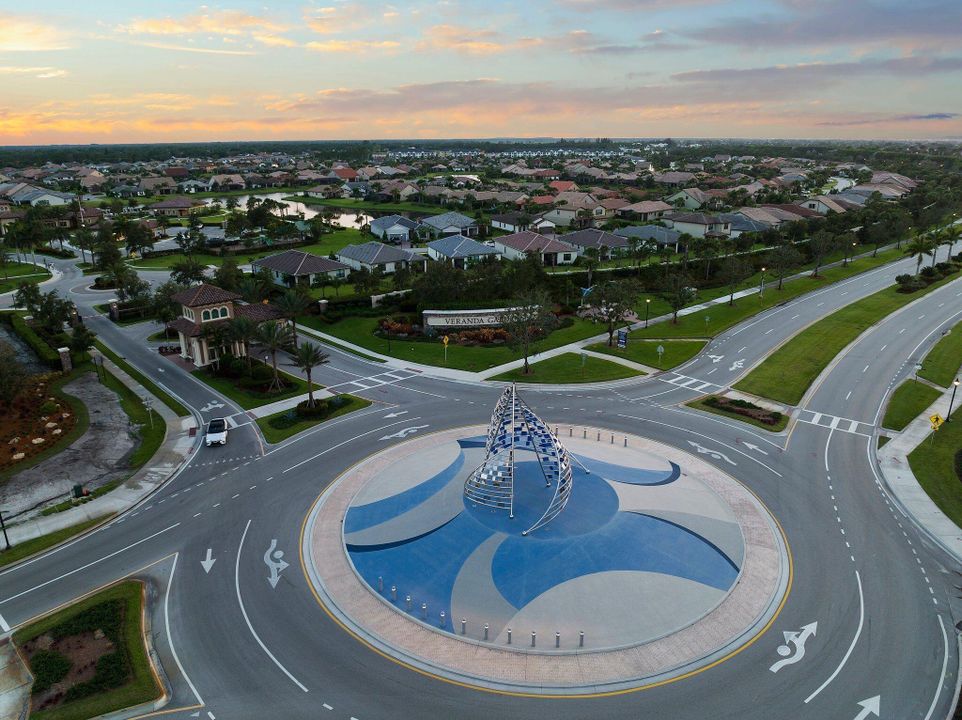 Active With Contract: $554,900 (3 beds, 2 baths, 2098 Square Feet)