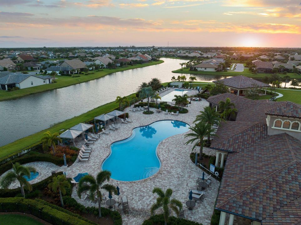 Active With Contract: $554,900 (3 beds, 2 baths, 2098 Square Feet)