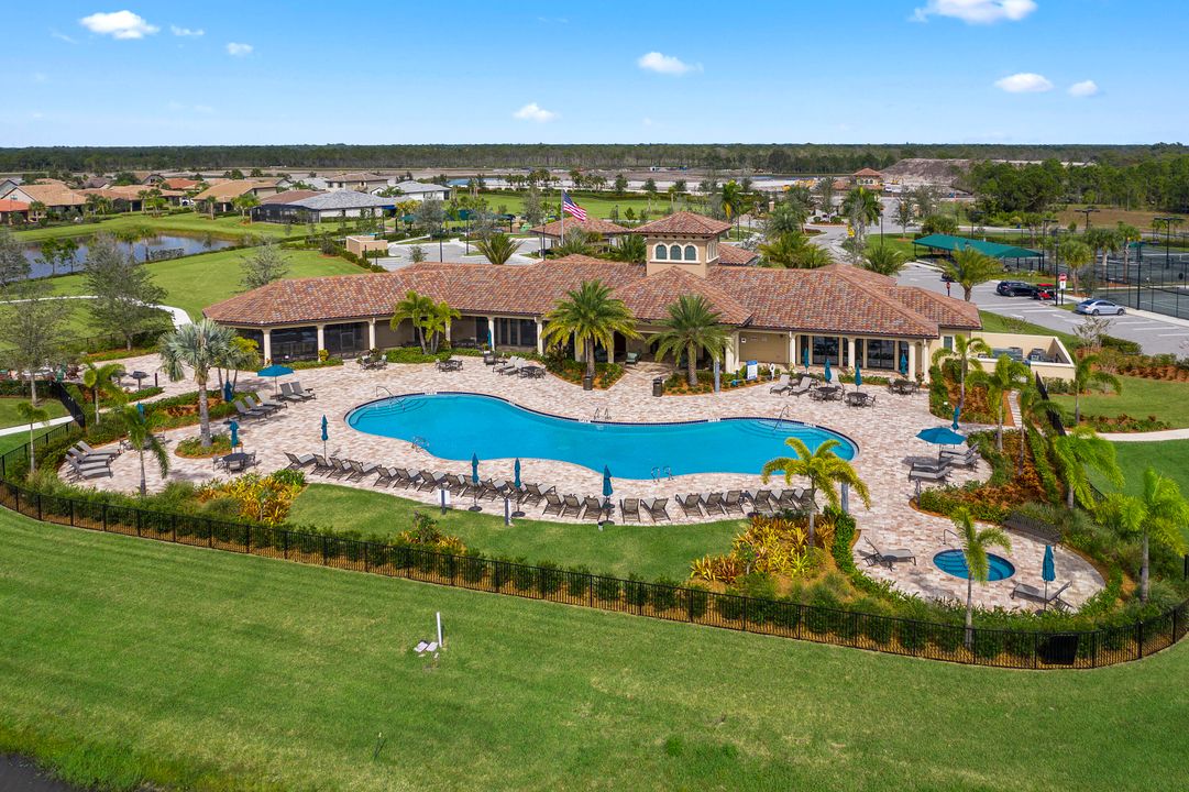 Active With Contract: $554,900 (3 beds, 2 baths, 2098 Square Feet)