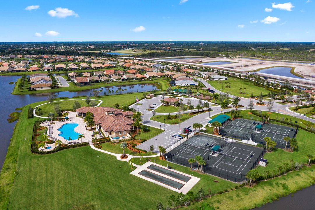 Active With Contract: $554,900 (3 beds, 2 baths, 2098 Square Feet)