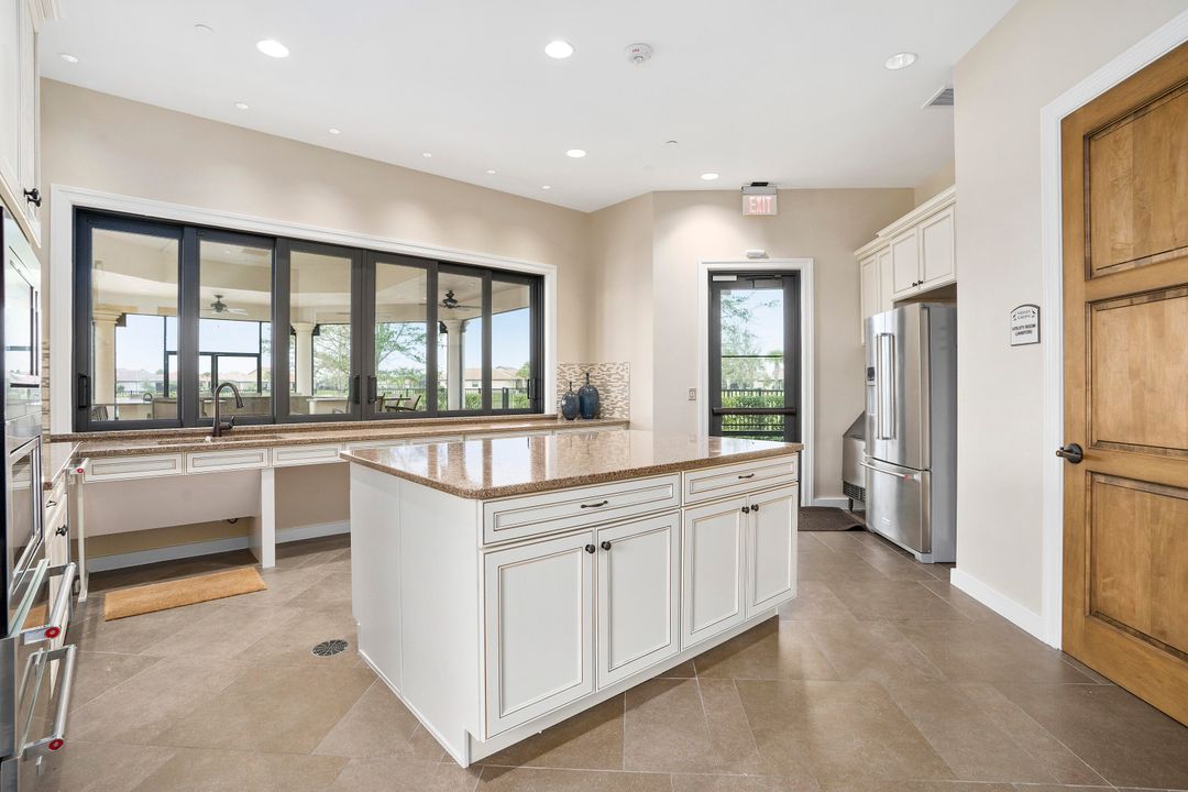 Active With Contract: $554,900 (3 beds, 2 baths, 2098 Square Feet)