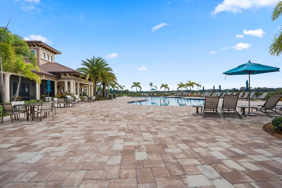 Active With Contract: $554,900 (3 beds, 2 baths, 2098 Square Feet)