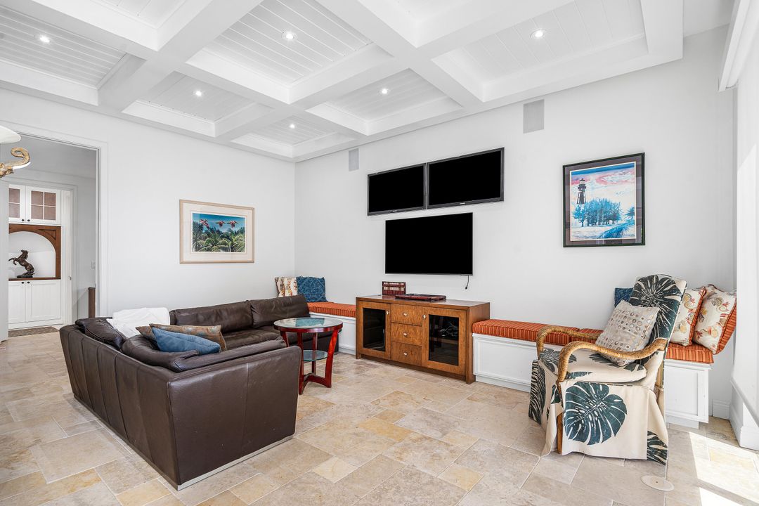 For Sale: $9,995,000 (4 beds, 4 baths, 3976 Square Feet)