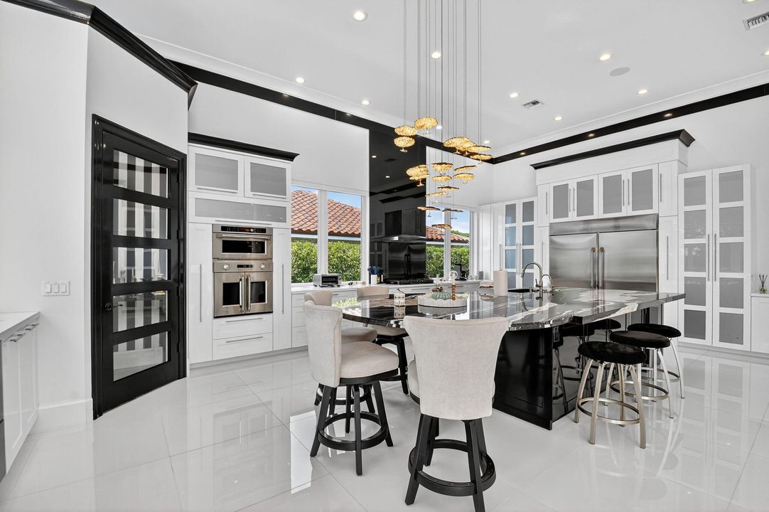 For Sale: $2,475,000 (3 beds, 4 baths, 3780 Square Feet)