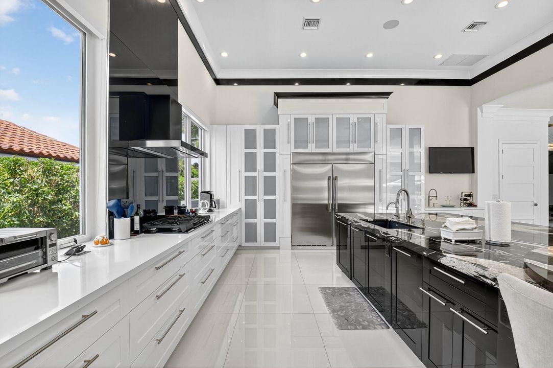 For Sale: $2,475,000 (3 beds, 4 baths, 3780 Square Feet)