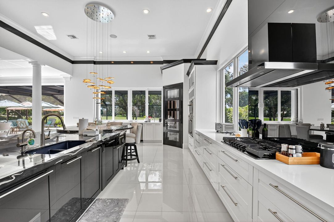 For Sale: $2,475,000 (3 beds, 4 baths, 3780 Square Feet)