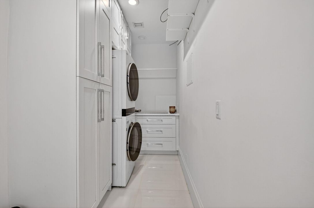 For Sale: $2,475,000 (3 beds, 4 baths, 3780 Square Feet)