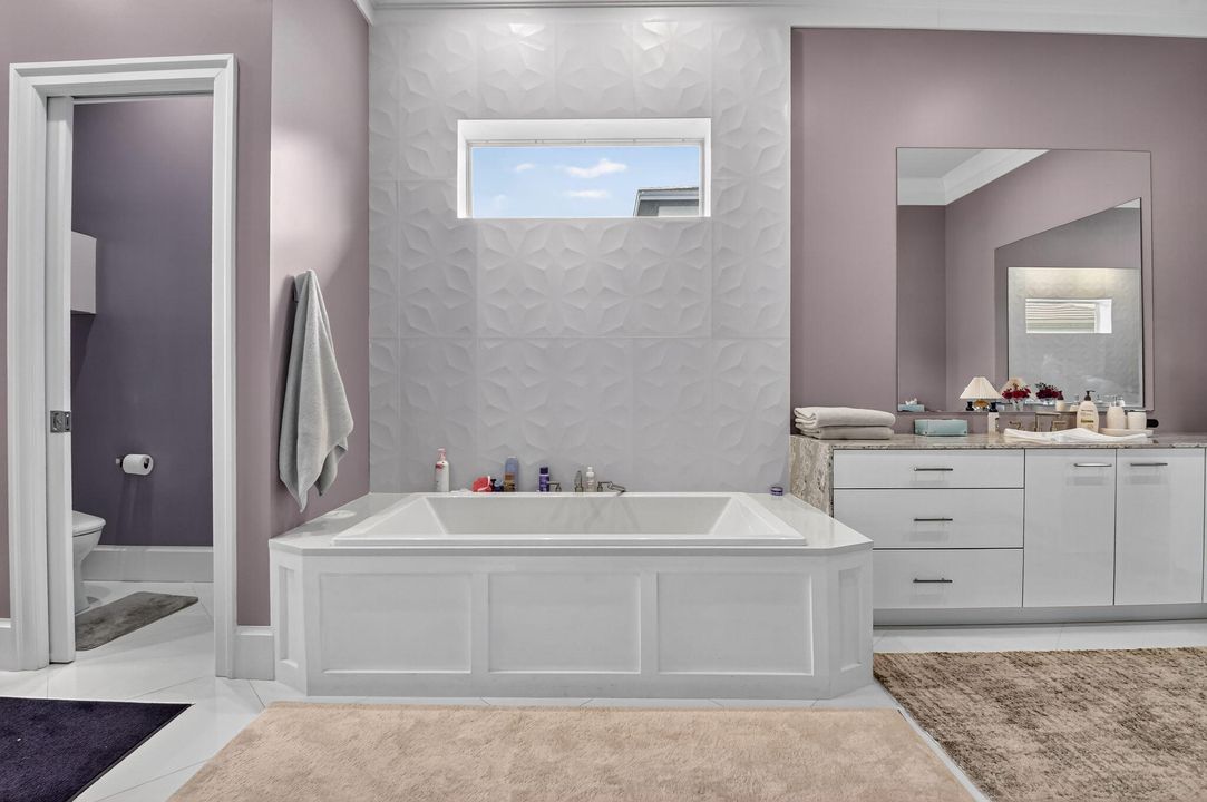 For Sale: $2,475,000 (3 beds, 4 baths, 3780 Square Feet)