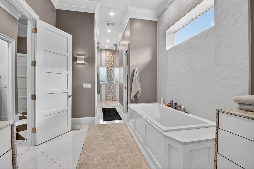 For Sale: $2,475,000 (3 beds, 4 baths, 3780 Square Feet)