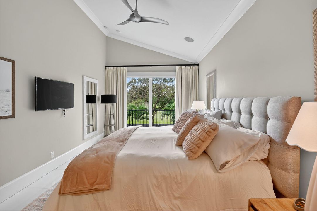 For Sale: $2,475,000 (3 beds, 4 baths, 3780 Square Feet)