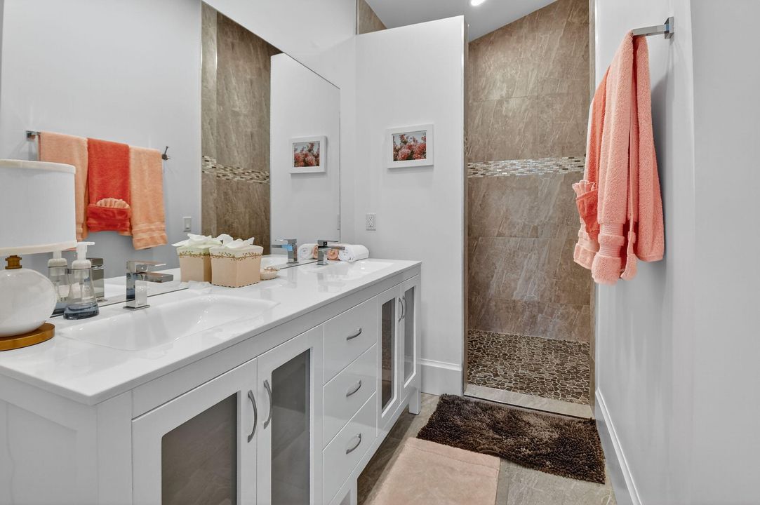 For Sale: $2,475,000 (3 beds, 4 baths, 3780 Square Feet)