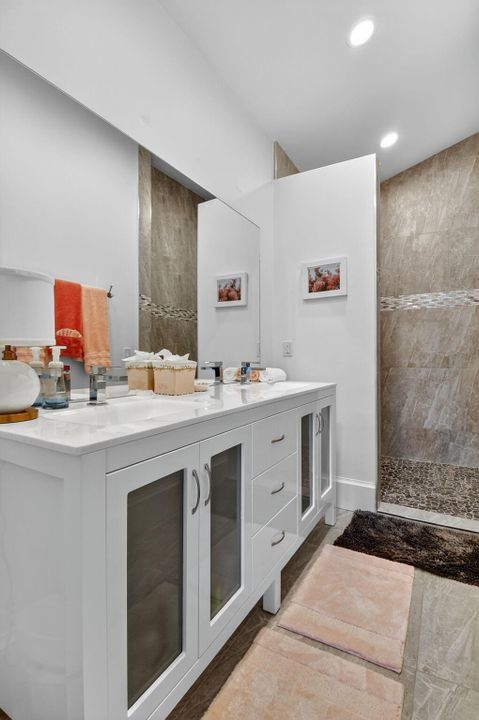 For Sale: $2,475,000 (3 beds, 4 baths, 3780 Square Feet)