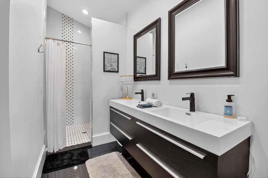 For Sale: $2,475,000 (3 beds, 4 baths, 3780 Square Feet)