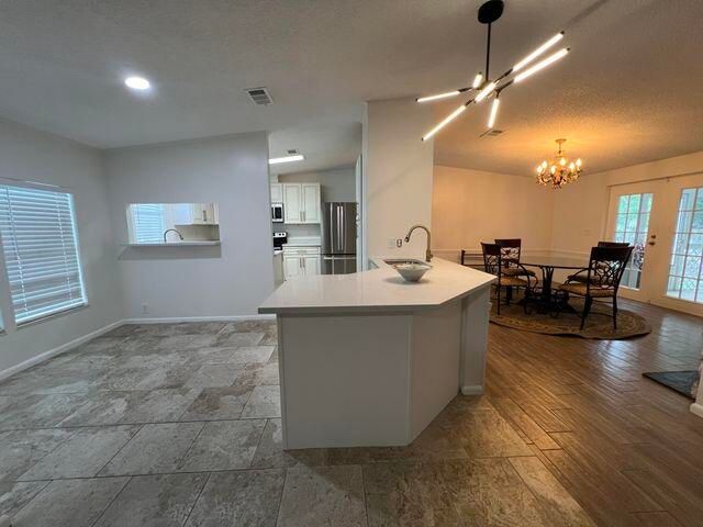 Active With Contract: $112,000 (3 beds, 2 baths, 1664 Square Feet)