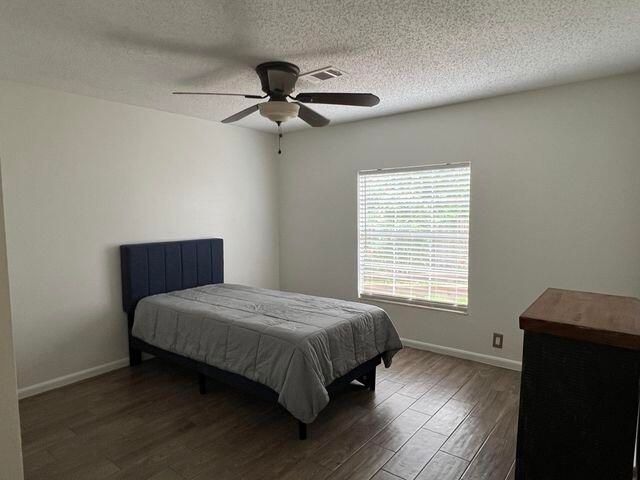 Active With Contract: $112,000 (3 beds, 2 baths, 1664 Square Feet)