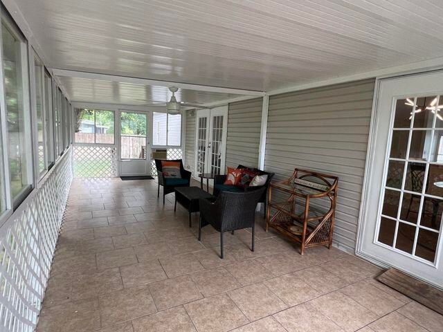 Active With Contract: $112,000 (3 beds, 2 baths, 1664 Square Feet)