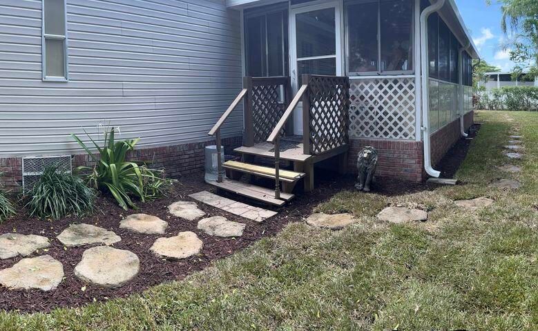 Active With Contract: $112,000 (3 beds, 2 baths, 1664 Square Feet)