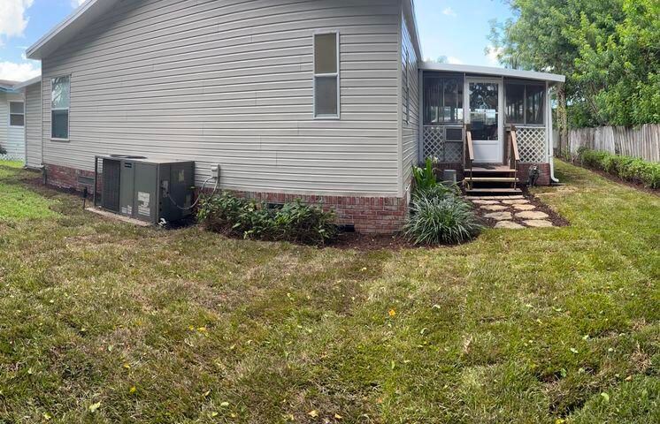 Active With Contract: $112,000 (3 beds, 2 baths, 1664 Square Feet)