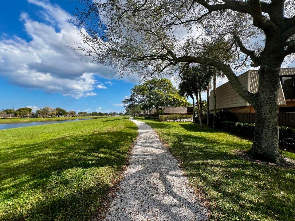 Recently Sold: $279,000 (2 beds, 2 baths, 1236 Square Feet)