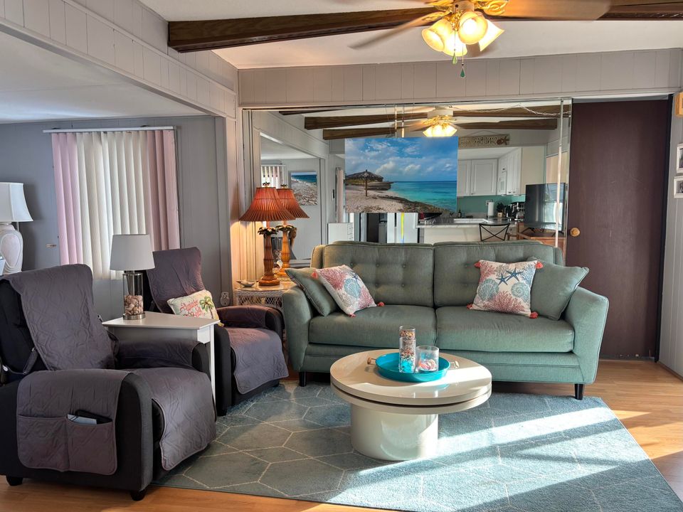 En Venta: $111,000 (2 camas, 2 baños, 732 Pies cuadrados)