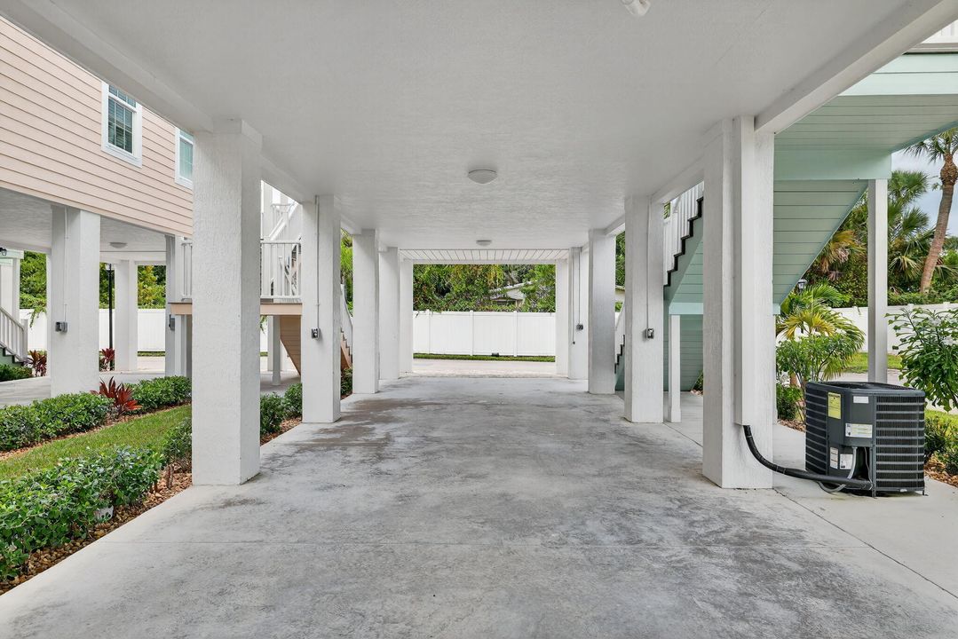 For Sale: $385,000 (2 beds, 2 baths, 1040 Square Feet)