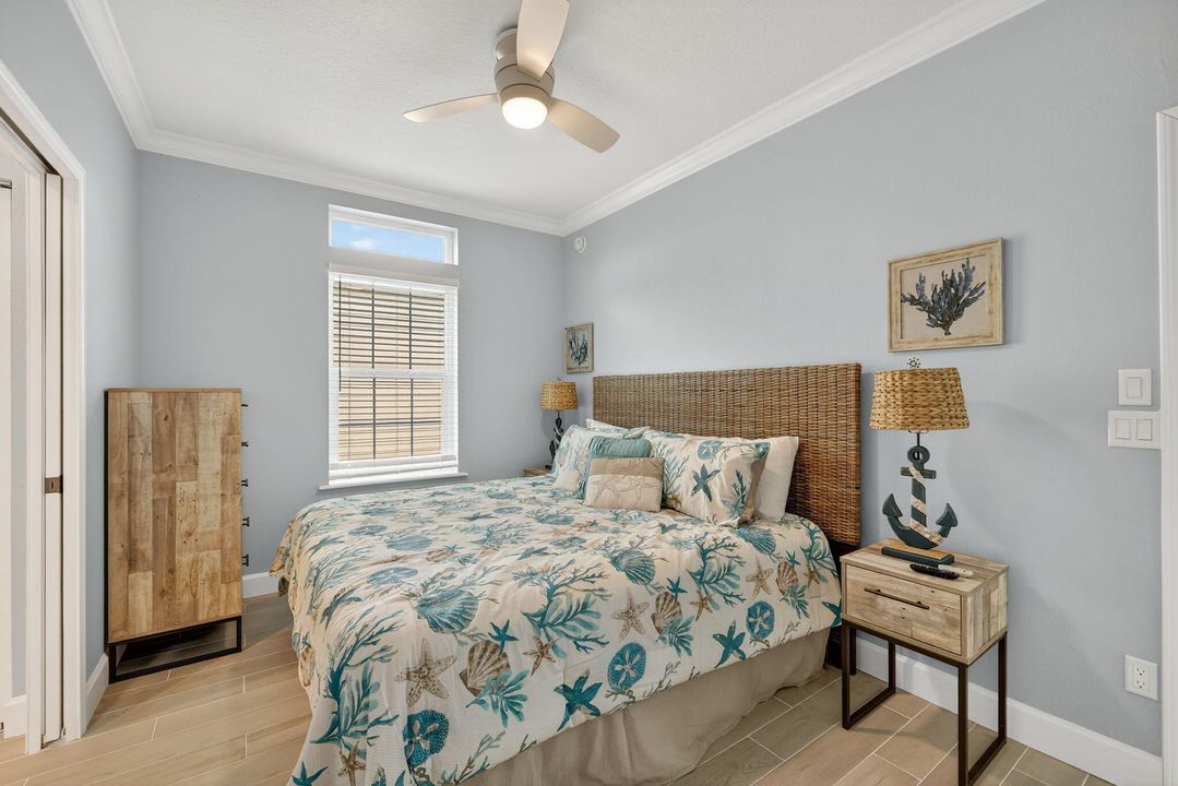 For Sale: $385,000 (2 beds, 2 baths, 1040 Square Feet)