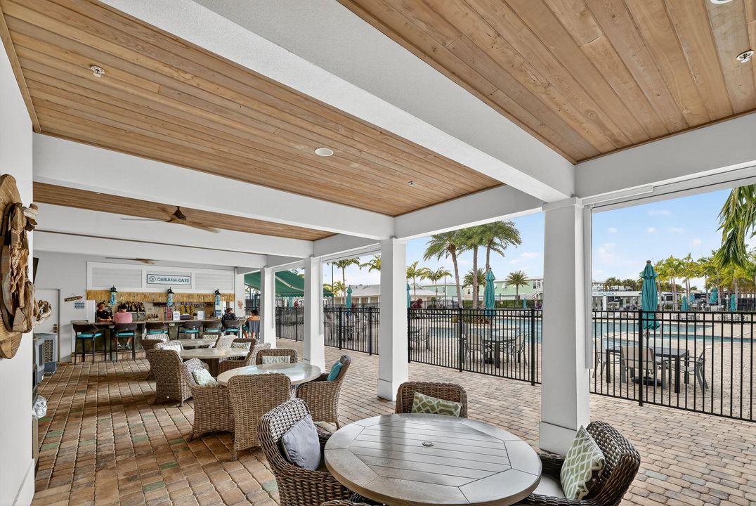 For Sale: $385,000 (2 beds, 2 baths, 1040 Square Feet)