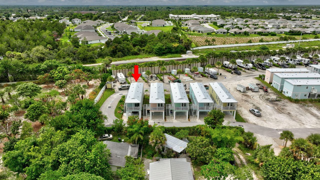 For Sale: $385,000 (2 beds, 2 baths, 1040 Square Feet)