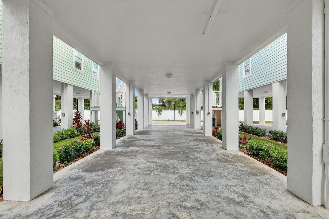 For Sale: $375,000 (2 beds, 2 baths, 1040 Square Feet)