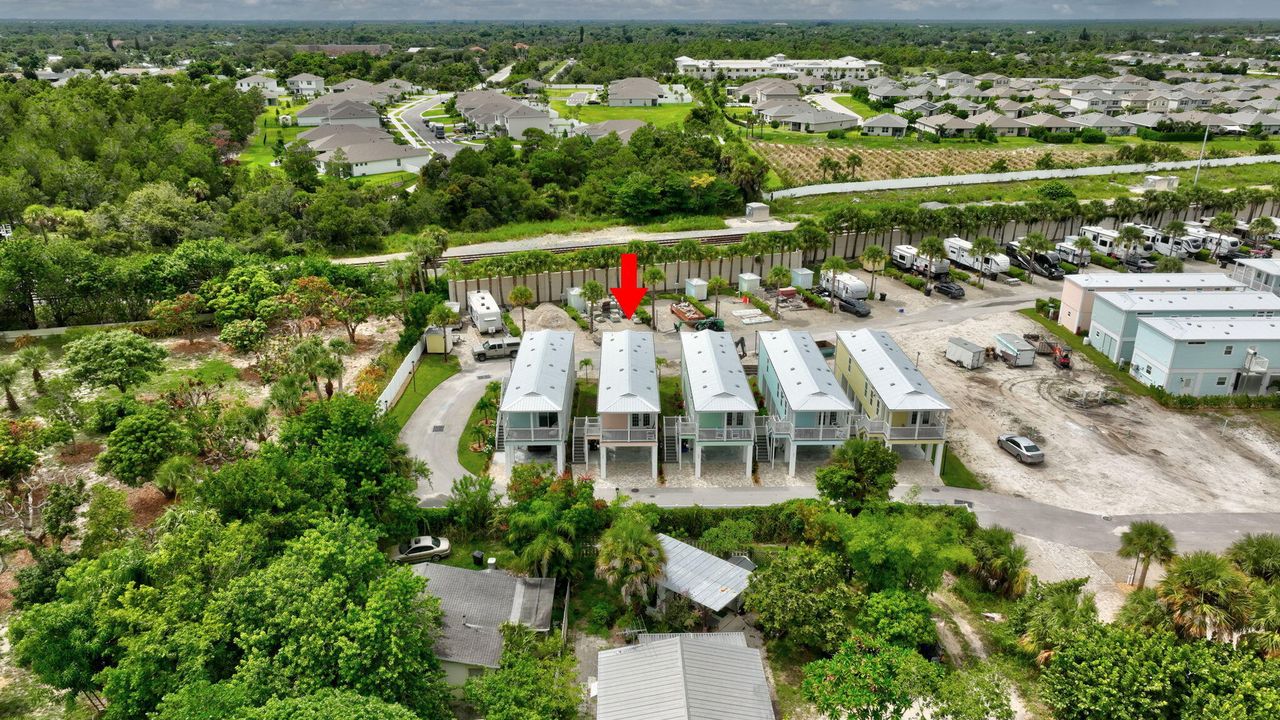 For Sale: $375,000 (2 beds, 2 baths, 1040 Square Feet)