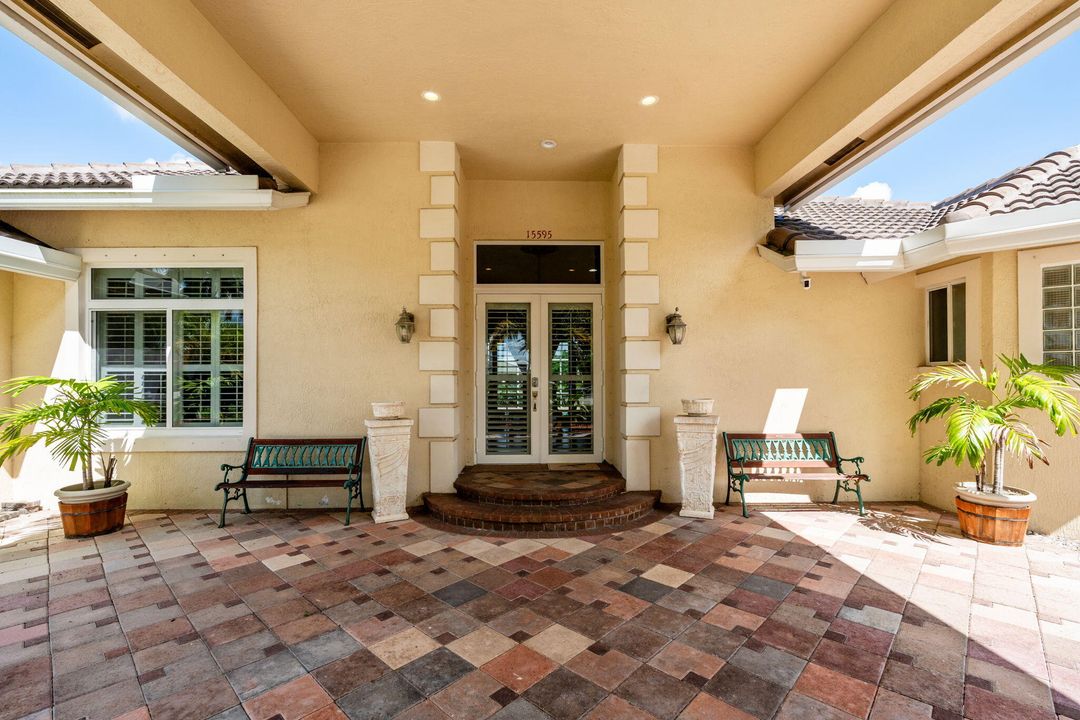 For Sale: $3,419,000 (5 beds, 4 baths, 3707 Square Feet)