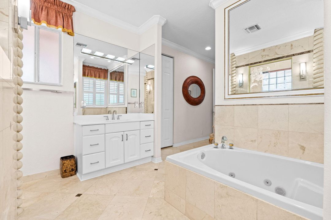 For Sale: $3,419,000 (5 beds, 4 baths, 3707 Square Feet)