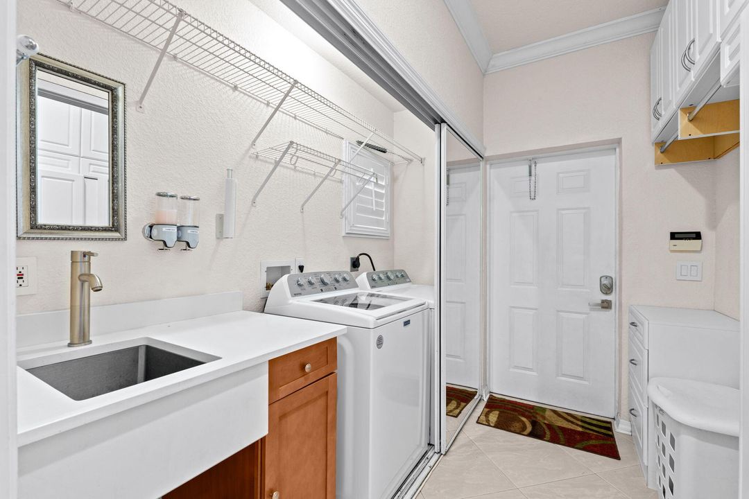 For Sale: $3,419,000 (5 beds, 4 baths, 3707 Square Feet)