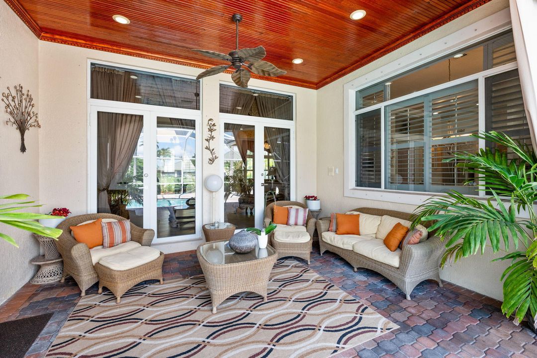 For Sale: $3,419,000 (5 beds, 4 baths, 3707 Square Feet)