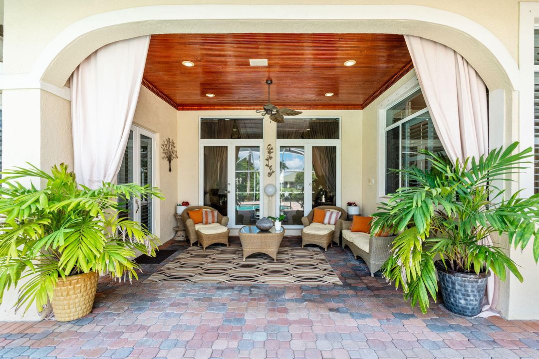 For Sale: $3,419,000 (5 beds, 4 baths, 3707 Square Feet)