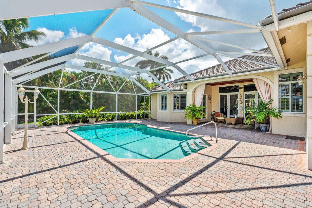 For Sale: $3,419,000 (5 beds, 4 baths, 3707 Square Feet)