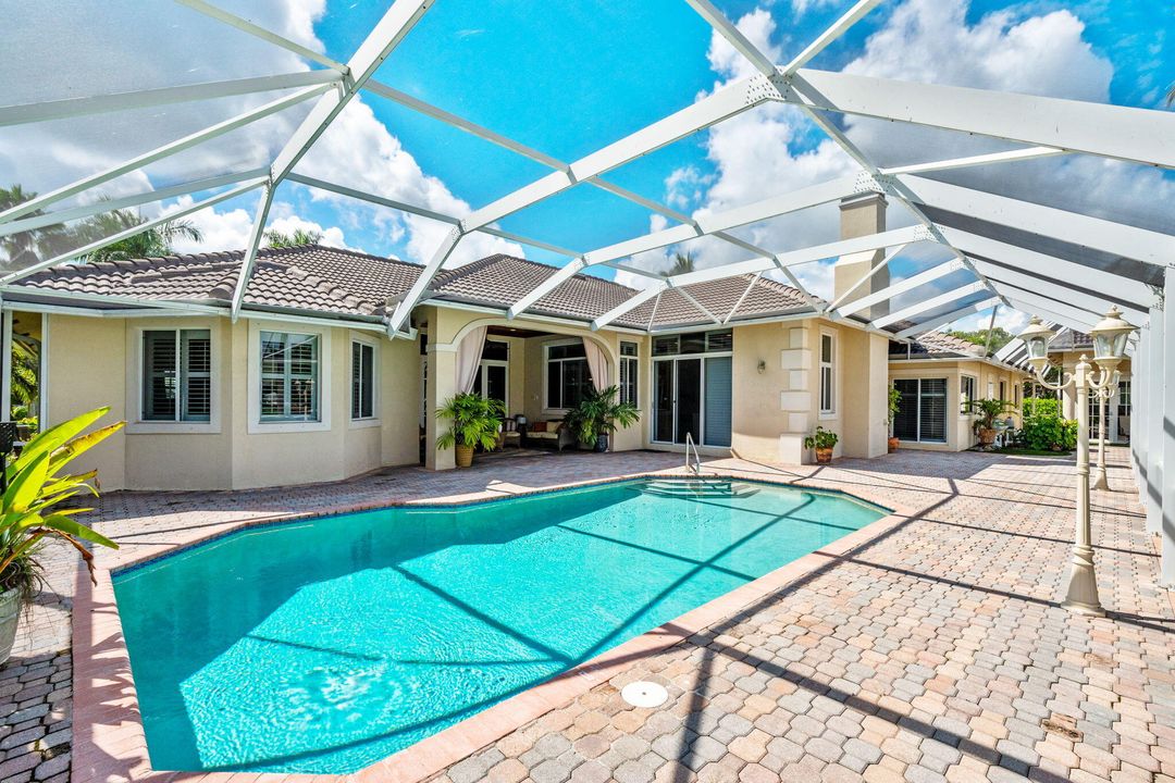 For Sale: $3,419,000 (5 beds, 4 baths, 3707 Square Feet)