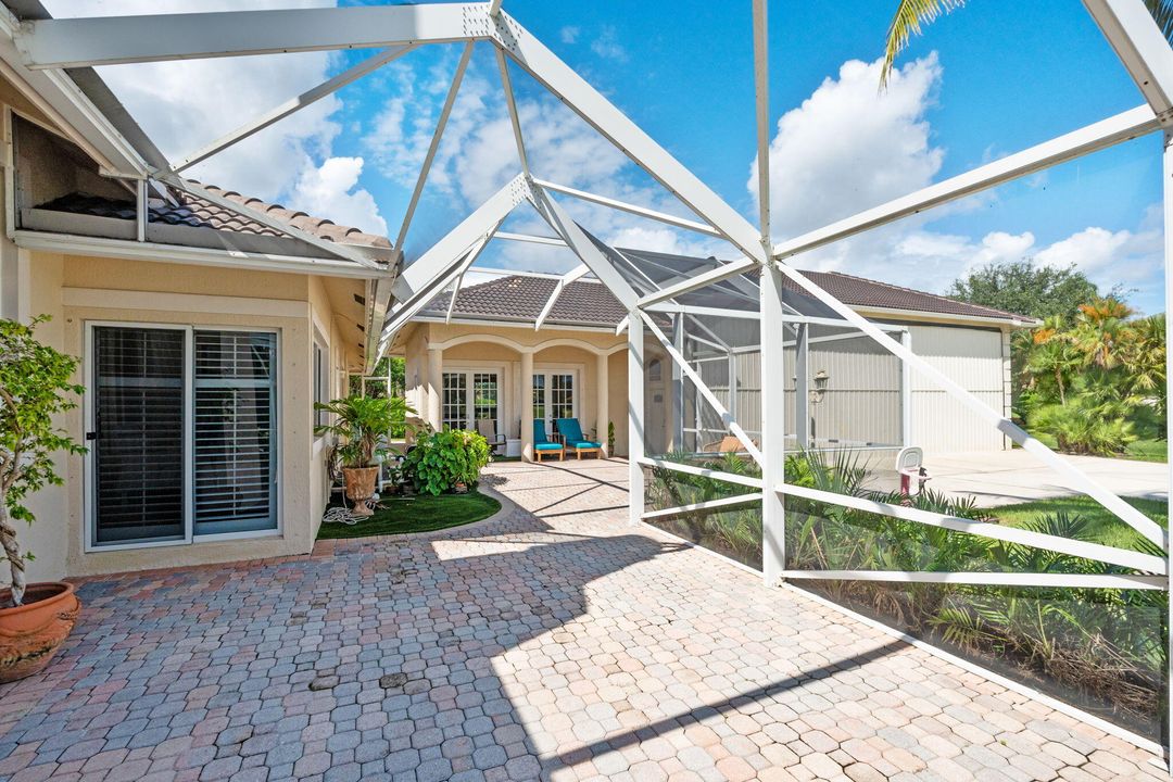 For Sale: $3,419,000 (5 beds, 4 baths, 3707 Square Feet)