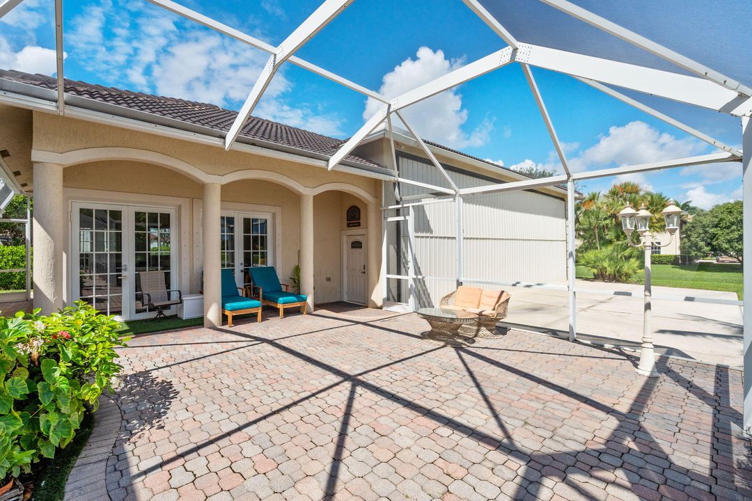 For Sale: $3,419,000 (5 beds, 4 baths, 3707 Square Feet)