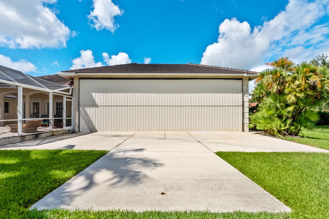 For Sale: $3,419,000 (5 beds, 4 baths, 3707 Square Feet)