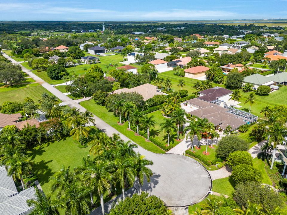 For Sale: $3,419,000 (5 beds, 4 baths, 3707 Square Feet)