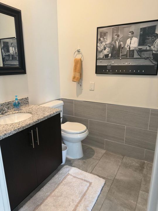 合同活跃: $585,000 (3 贝兹, 3 浴室, 2084 平方英尺)