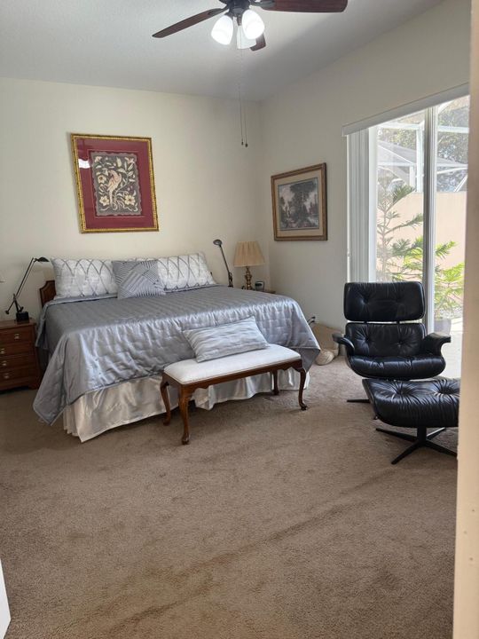 合同活跃: $585,000 (3 贝兹, 3 浴室, 2084 平方英尺)