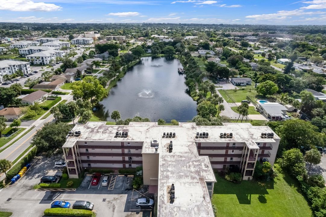 For Sale: $79,500 (1 beds, 1 baths, 901 Square Feet)