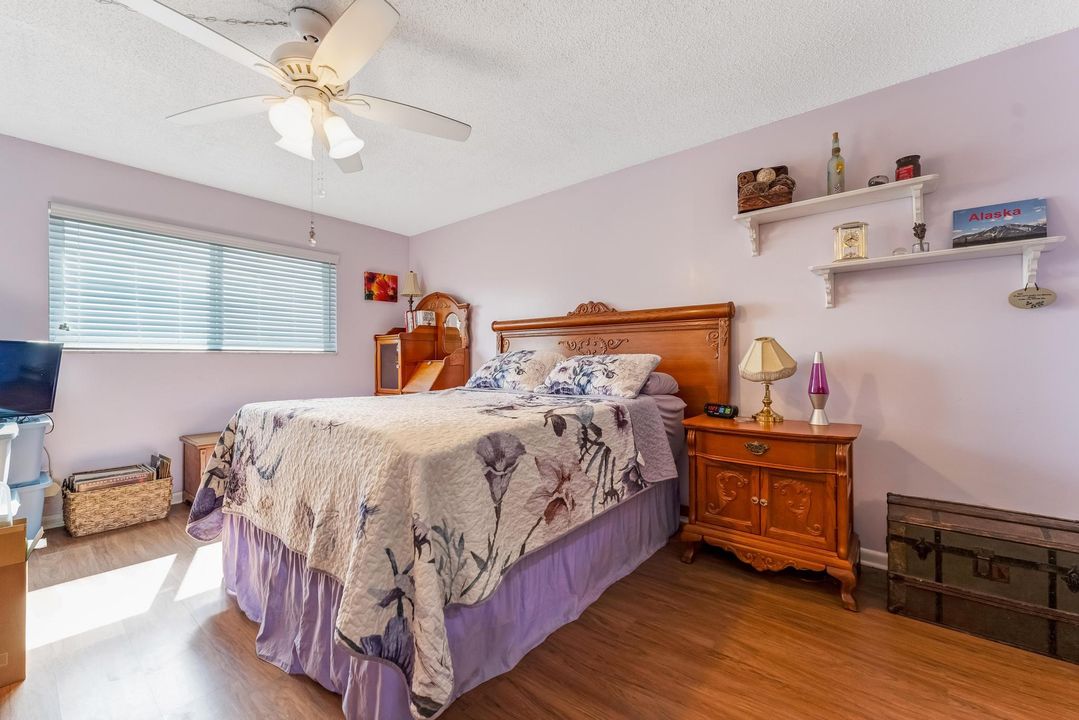 For Sale: $79,500 (1 beds, 1 baths, 901 Square Feet)