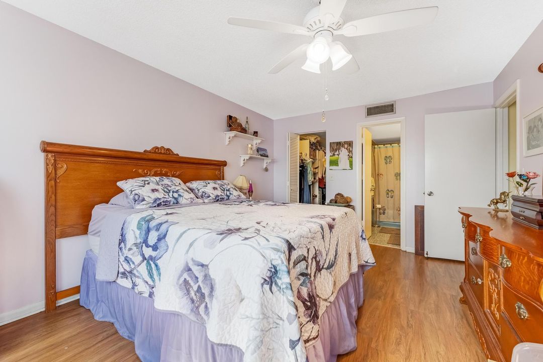 For Sale: $79,500 (1 beds, 1 baths, 901 Square Feet)