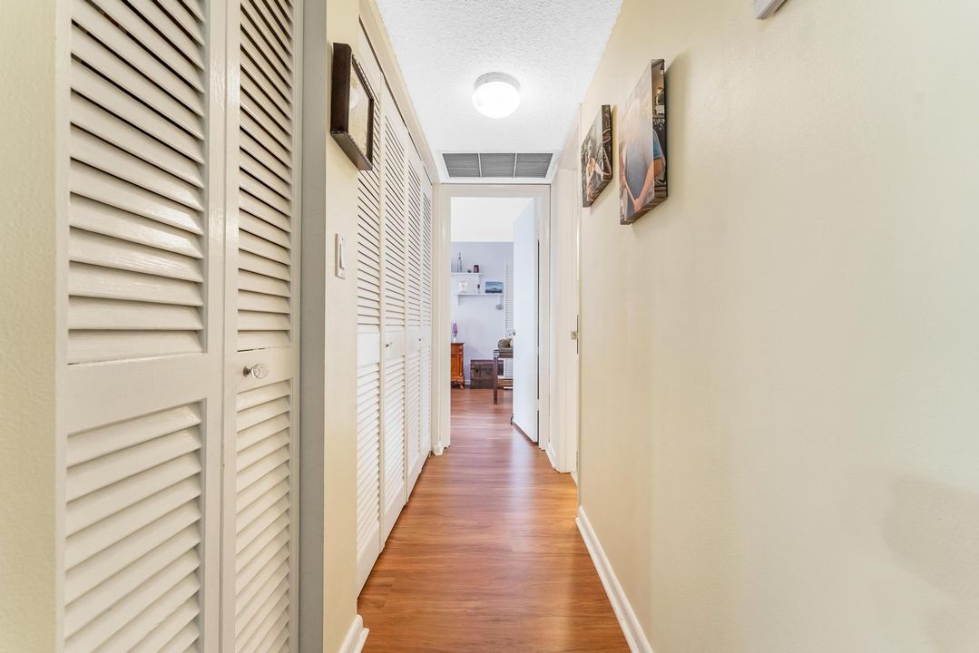 For Sale: $79,500 (1 beds, 1 baths, 901 Square Feet)