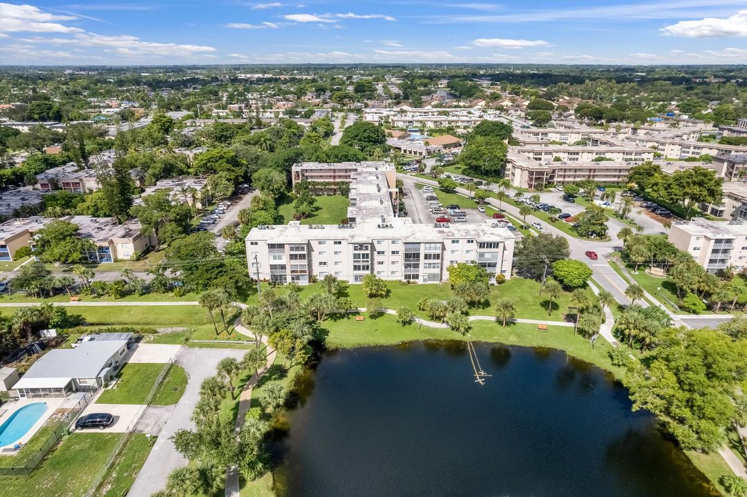 For Sale: $79,500 (1 beds, 1 baths, 901 Square Feet)