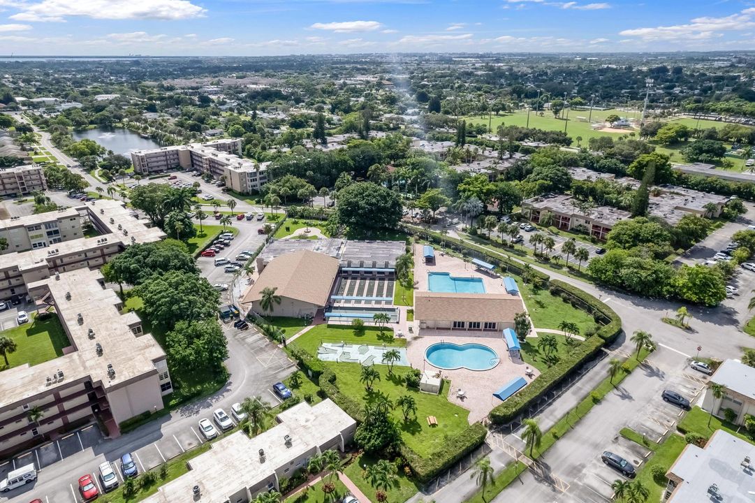 For Sale: $79,500 (1 beds, 1 baths, 901 Square Feet)