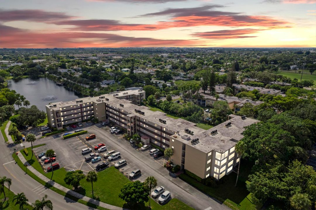 For Sale: $79,500 (1 beds, 1 baths, 901 Square Feet)